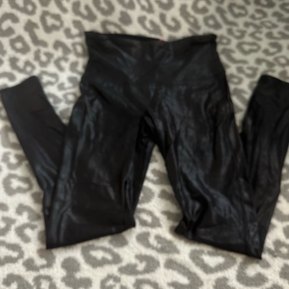 SPANX faux leather legging - Picture 3 of 3
